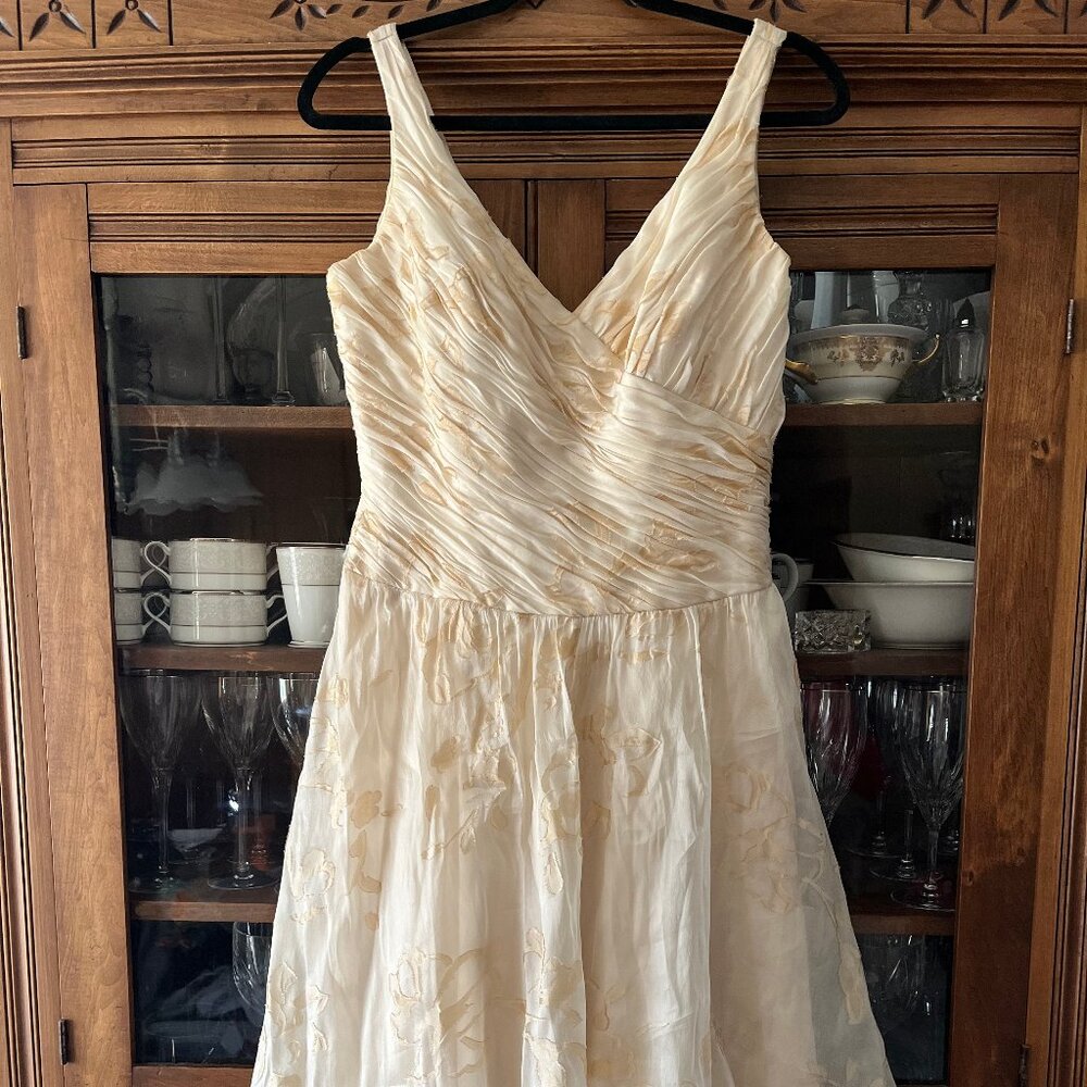 Carmen Marc Valvo Signature Sz. 8 Ivory Silk Brocade V Neck Dress- STUNNING!